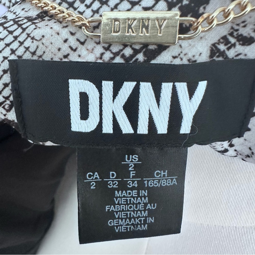 DKNY Chic Women’s Snakeskin Blazer,Trendy,Ruched Long Sleeve Jacket, Size 2 - Picture 4 of 6